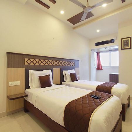 Oyo 11489 Pkn Classic Regency Madurai Exterior photo