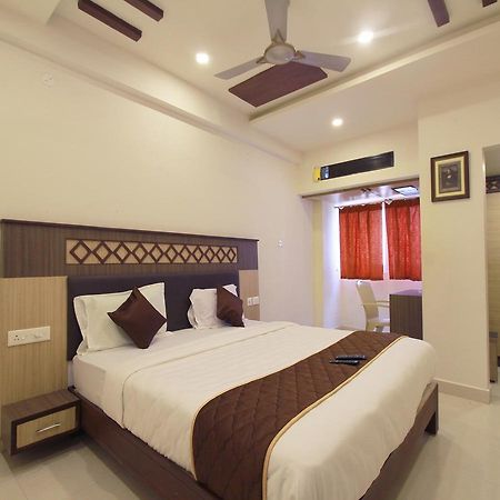 Oyo 11489 Pkn Classic Regency Madurai Exterior photo