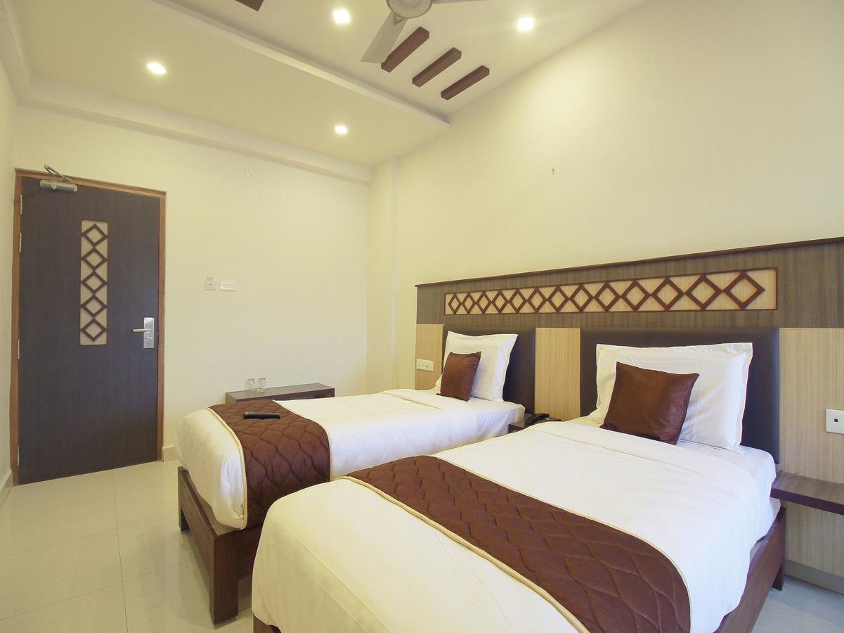 Oyo 11489 Pkn Classic Regency Madurai Exterior photo