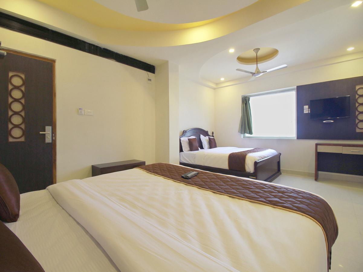 Oyo 11489 Pkn Classic Regency Madurai Exterior photo