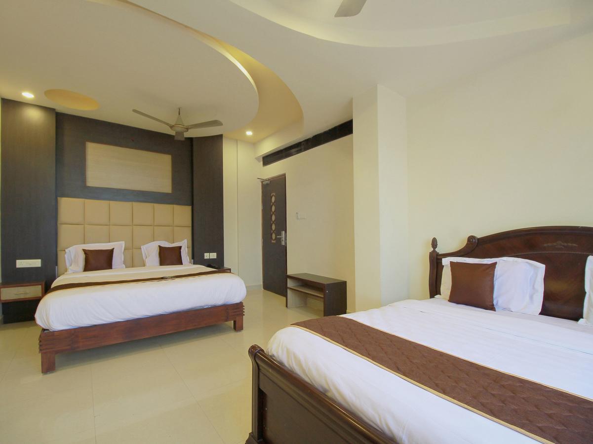 Oyo 11489 Pkn Classic Regency Madurai Exterior photo