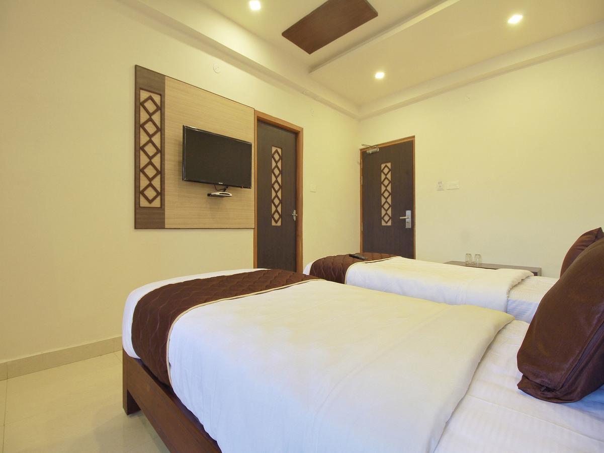Oyo 11489 Pkn Classic Regency Madurai Exterior photo
