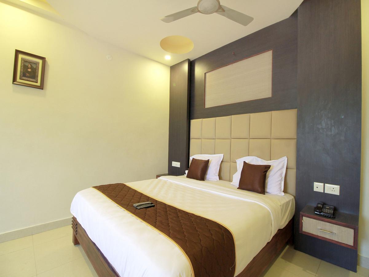 Oyo 11489 Pkn Classic Regency Madurai Exterior photo