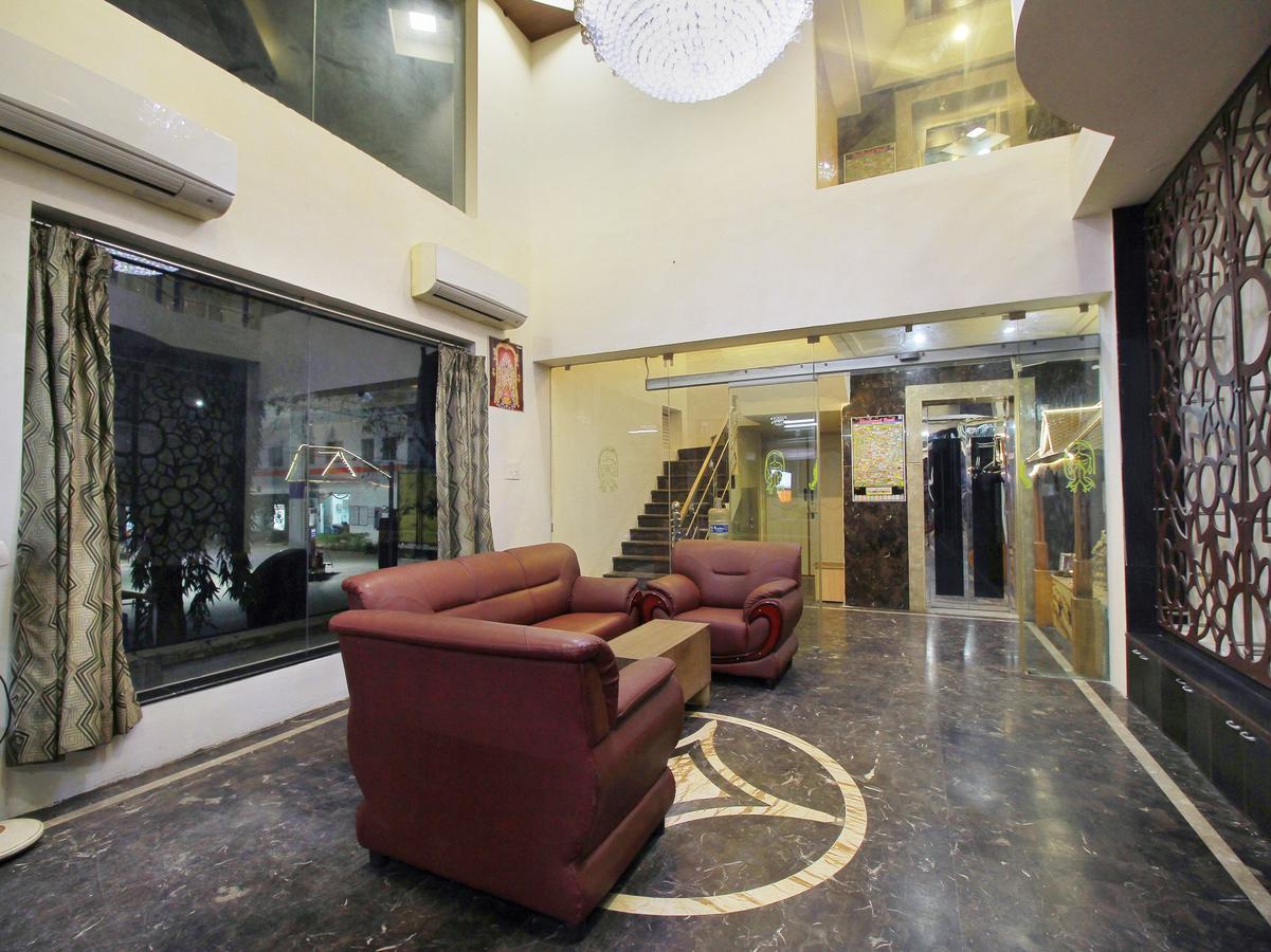 Oyo 11489 Pkn Classic Regency Madurai Exterior photo